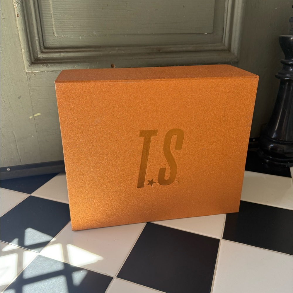 Taylor Swift Life of a Showgirl Cardigan Box Set - Picture 2 of 10